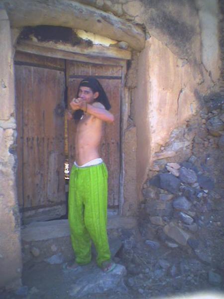 jib l3az wla k7az